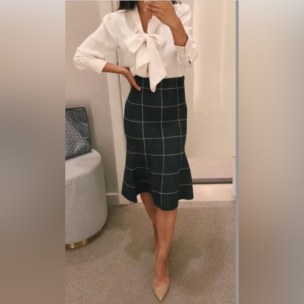 Ann Taylor Petite Windowpane Knit Flounce Skirt - Size XSP